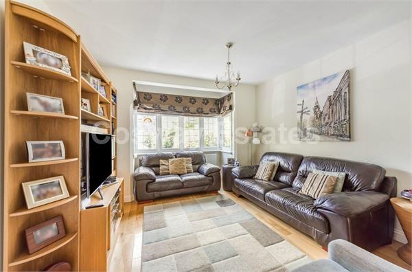 Holmwood Grove, Mill Hill